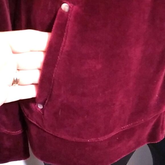 Karen Scott Sport Bergandy Velvet Zip Up Jacket. Size Medium NWOT - Picture 5 of 7